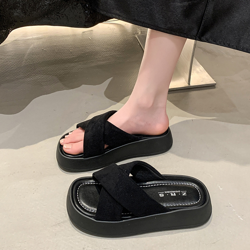 Ddmyoutdoor Thick Soled Women S Summer Outdoor Slippers New Style High End Fashion Wrinkled One Strap Sandals To Match Skirts Outdoor Shoes