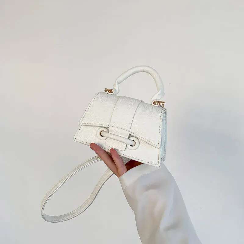 Designer Free Shipping New Solid Color Simple Bag Temperament Handbag Single Shoulder Crossbody Small Square For Women Free shipping