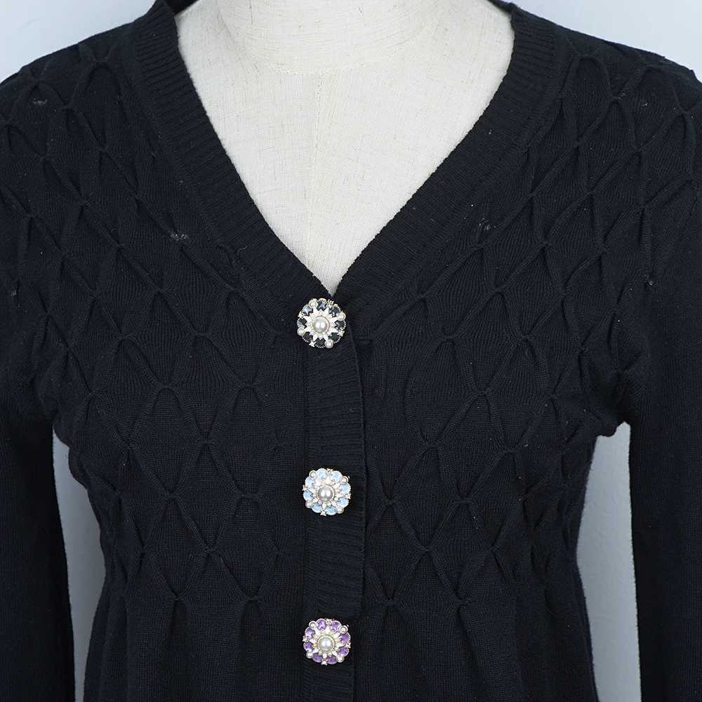 ICEYY2pcs/lot CC pearl Cufflink Button Covers For Shirt Blossom Button Clip Sleeve Buttons Fashion Girls Gifts Tux Cufflinks XJ250614