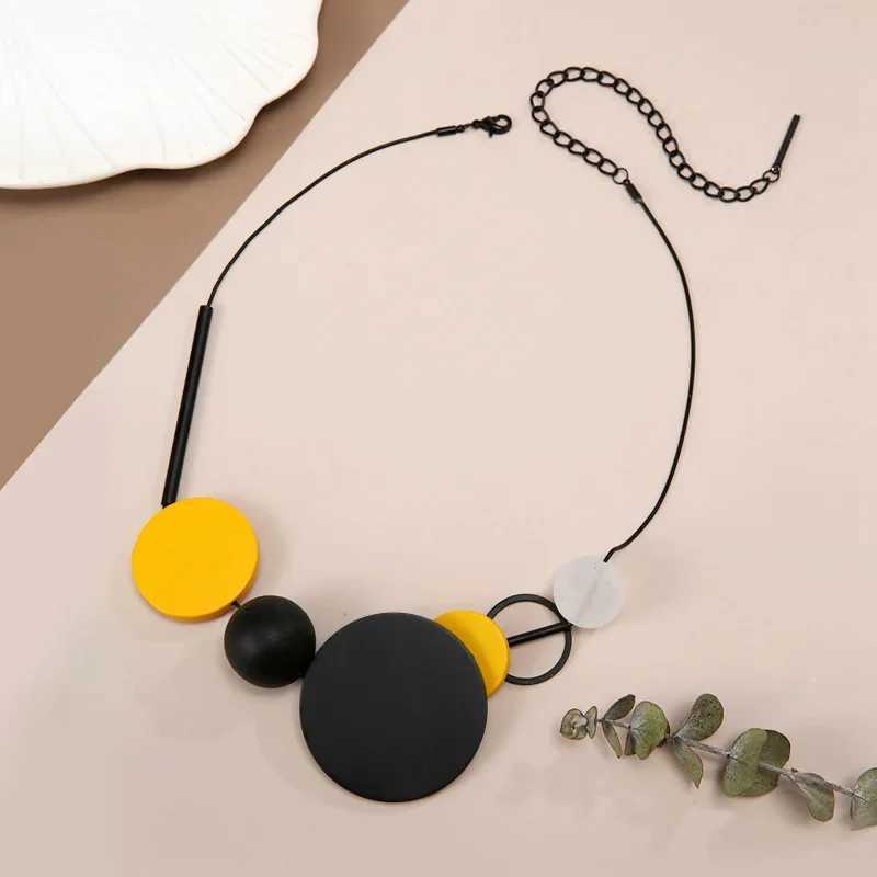 Handmade Natural Black Wooden Round Slice Pendant Necklace for Women Statement Bib Necklaces Vintage Jewelry Z250614