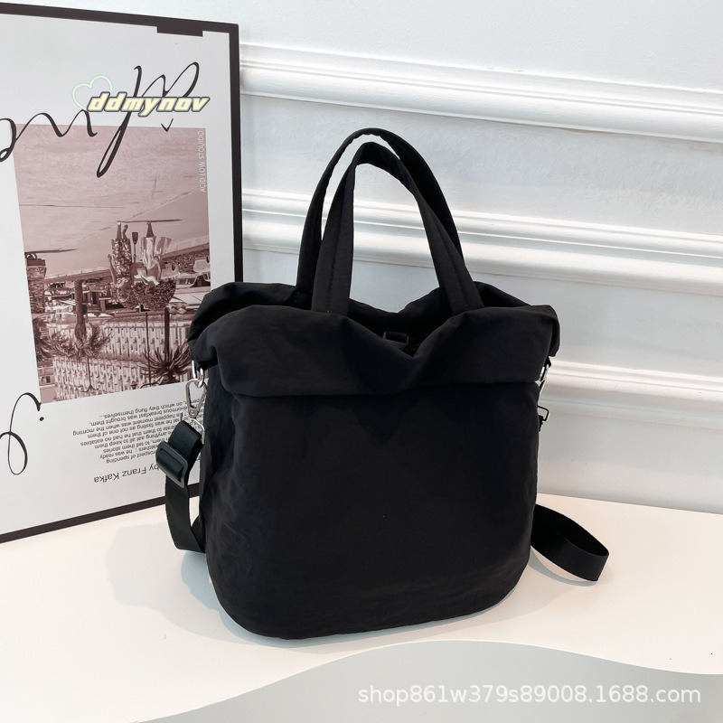 Casual Lightweight Nylon 2025 New Bucket Large Capacity Simple Versatile Handbag Shoulder Crossbody Bag ddmynov