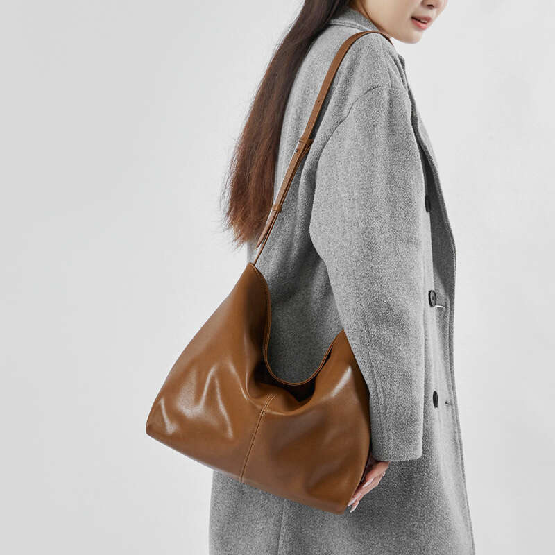 Designer Bag Underarm New Cowhide Women S Single Shoulder Commuter Capacity Hobo Spring Summer Versatile Genuine Leather Large Bag