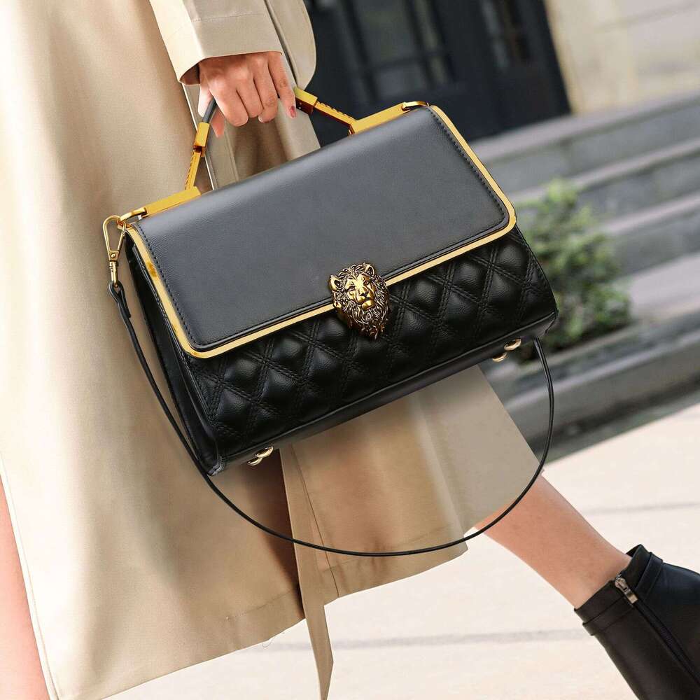 New Luxury Texture Woven High-End Large Capacity Handbag Women's Heavy Craft Design Crossbody Bag