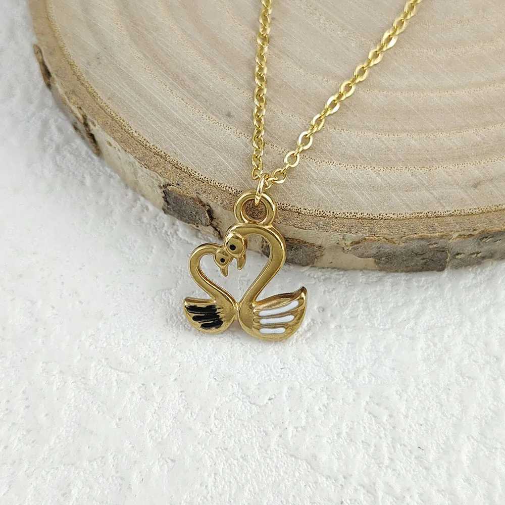 New SWAn badge fashion stainlESS steel pendant enamel necklace exquisite Valentines Day gift Z250614