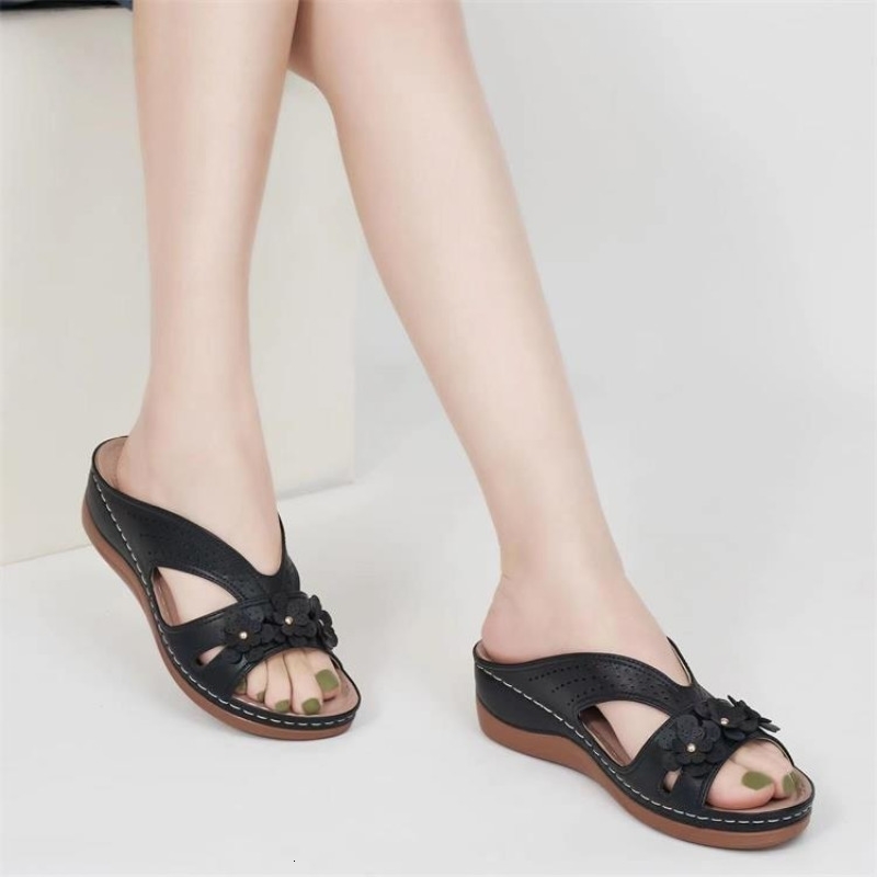 High Quality Womens Simple Shoes Summer Retro Roman Sandals Women Casual Flower Wedge Slippers Platform Slippers 250605