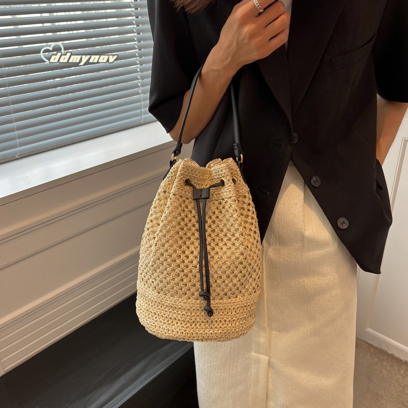 New Fashion Trend Bucket Summer Niche Versatile Woven Beach Bag Single Shoulder Crossbody Handbag for Women ddmynov