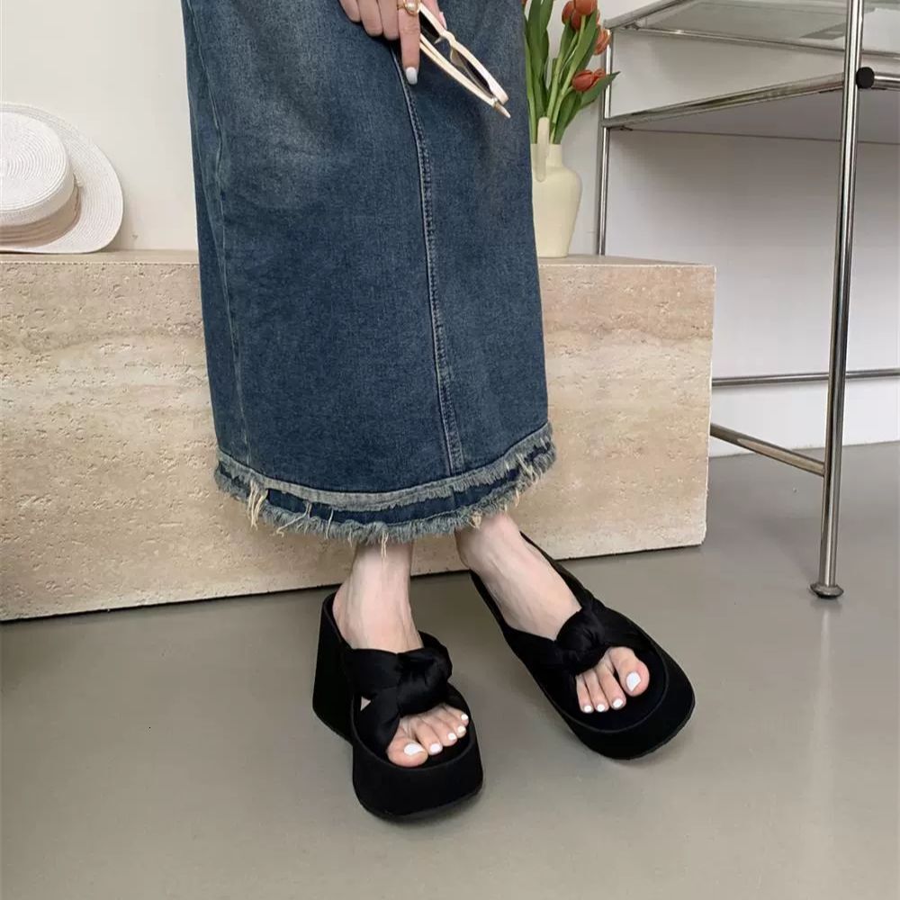 Ddmyoutdoor Ddmyoutdoor High End Fashion Thick Soled For Women Summer Outdoor New Wedge Heel Small Height Increasing Beach One Strap Slippers Shoes Ou
