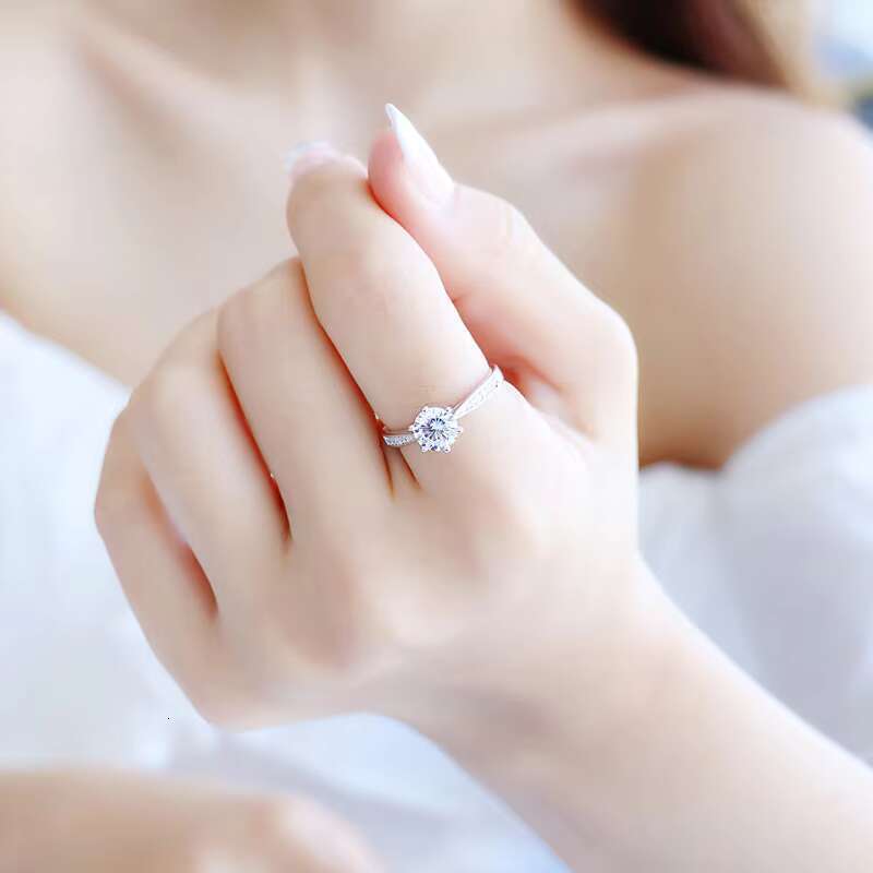 China Wholesale Couple Rings Rhodium Plated Moissanite Diamond Rings for Women 925 Sterling Silver