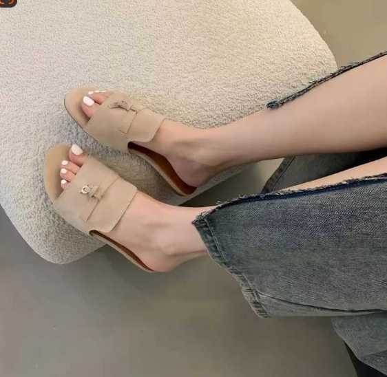 Hot selling summer womens shoes womens slippers leather flat slide sandals designer brand anti slip flip up womens slippers W2502414