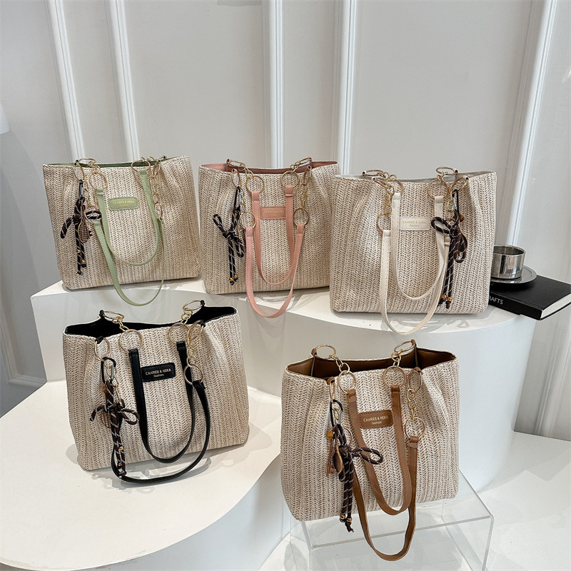 Large Capacity Tote Bag for Women 2025 Summer New Straw Woven Shoulder Bag Stylish and Elegant for Work Commute Handbag