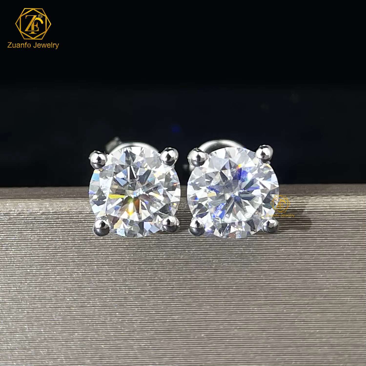 Fine Jewelry S925 Sterling Silver D VVS1 Moissanite Diamond Stud Earrings with Screw Back Luxurious for Women