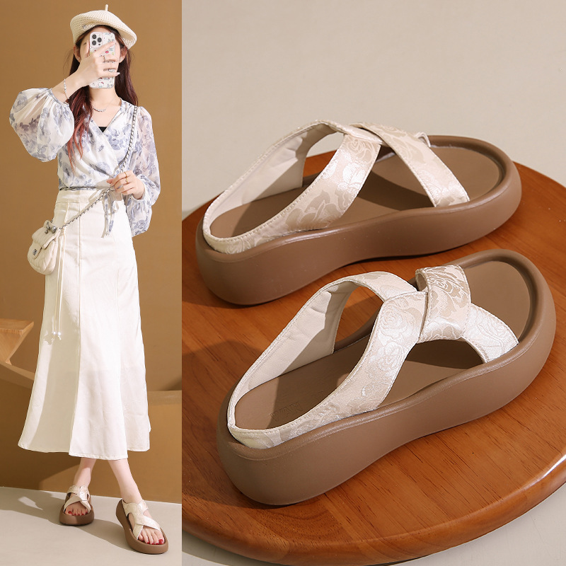 Ddmyoutdoor Women S Summer New Thick Soled Outdoor Beach Sandals Fashionable Maternity High End One Strap Slippers Outdoor Shoes