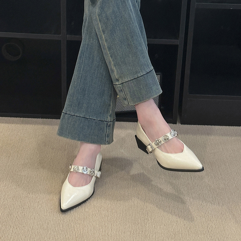 Ddmyoutdoor French Style Pointed Toe Women S With Chunky Heels New Shallow Mouth Commuter Metal Buckle White Mary Jane Shoes Outdoor Shoes