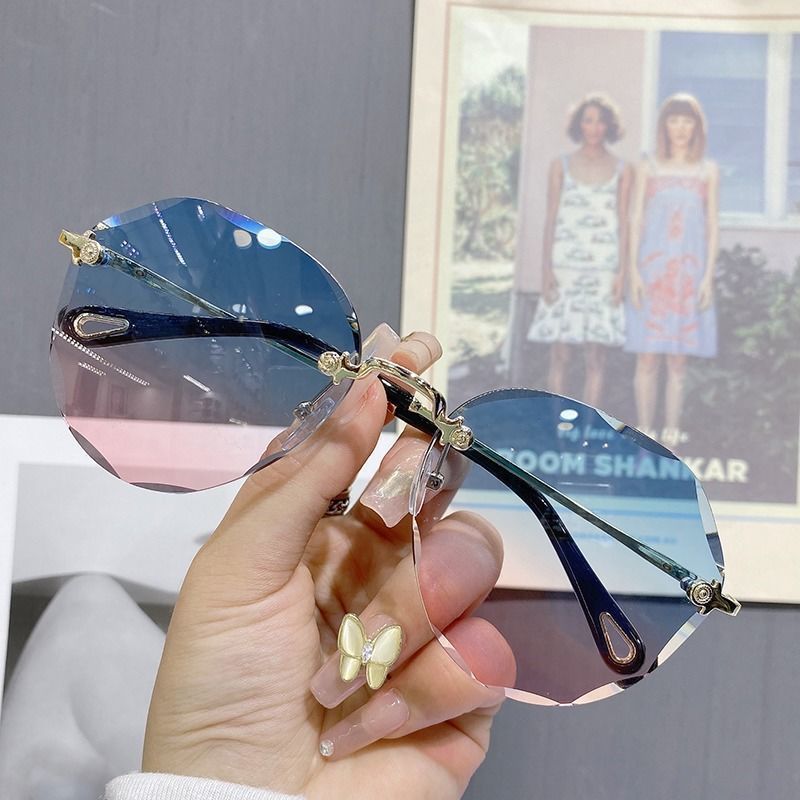 Chic Gender-neutral Prescription Ready Spectacles Trendy Lens-less Optical Frames