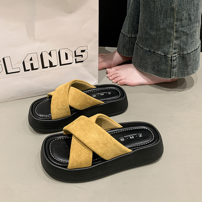 Ddmyoutdoor Thick Soled Women S Summer Outdoor Slippers New Style High End Fashion Wrinkled One Strap Sandals To Match Skirts Outdoor Shoes