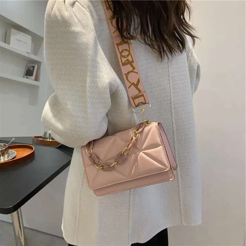 Designer Free Shipping Bag New Casual Womens Single Shoulder Small Square Simple Broadband Crossbody Free shipping