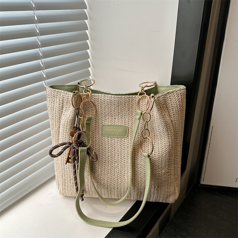 Large Capacity Tote Bag for Women 2025 Summer New Straw Woven Shoulder Bag Stylish and Elegant for Work Commute Handbag