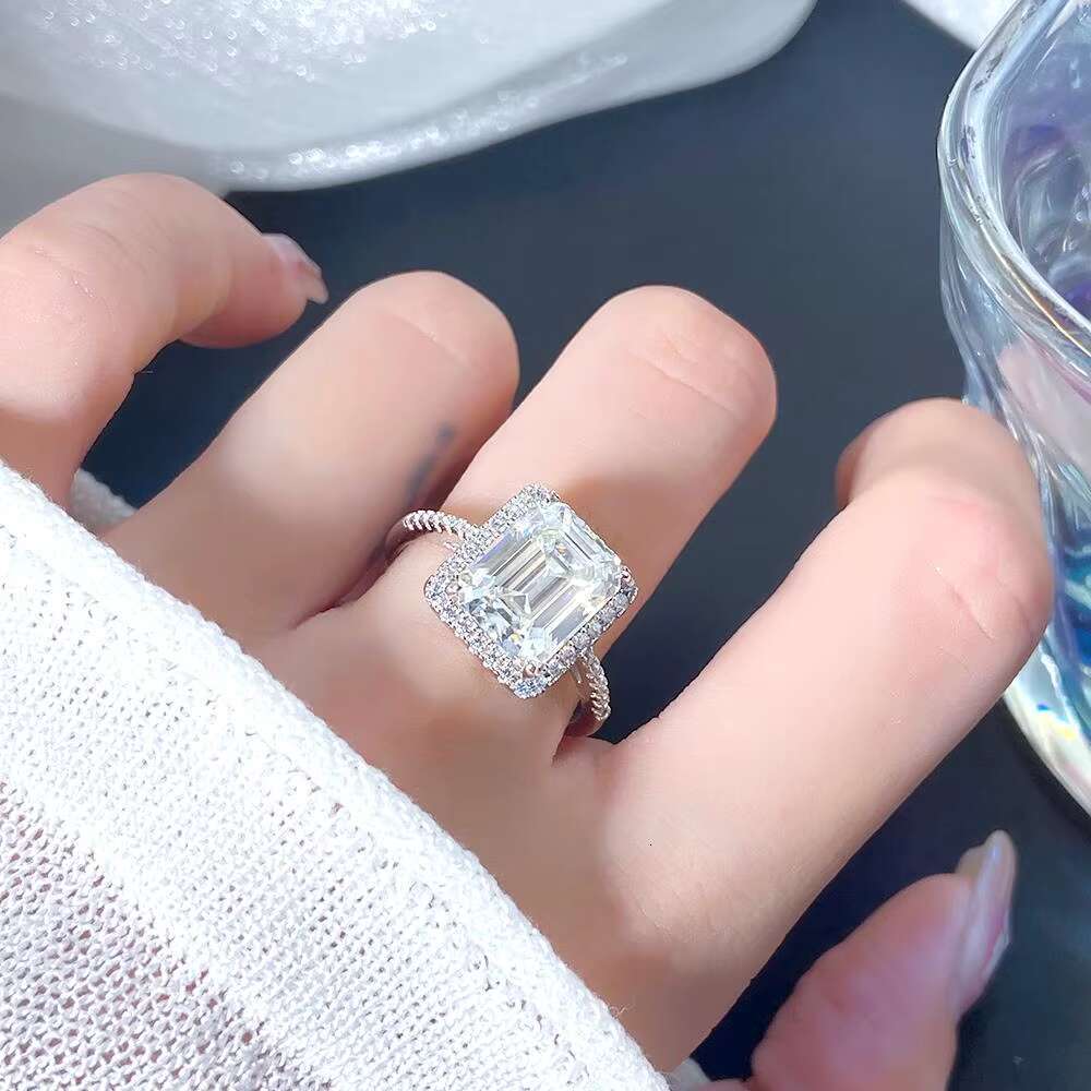 FOXI 4Carat VVS Emerald Cut Engagement Rings Halo Engagement Ring Promise Gifts for Her Emerald Cut Moissanite Wedding Ring