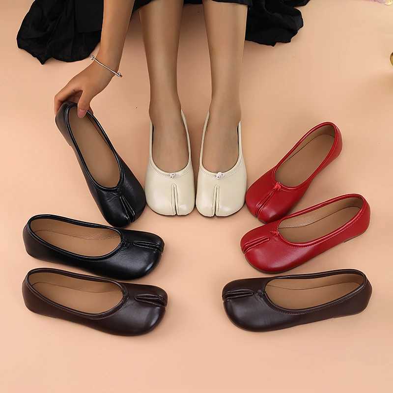 2025 Womens Leather Toe Separator Loafers Flat Comfortable Slip- Breathable Casual Shoes XJ250614