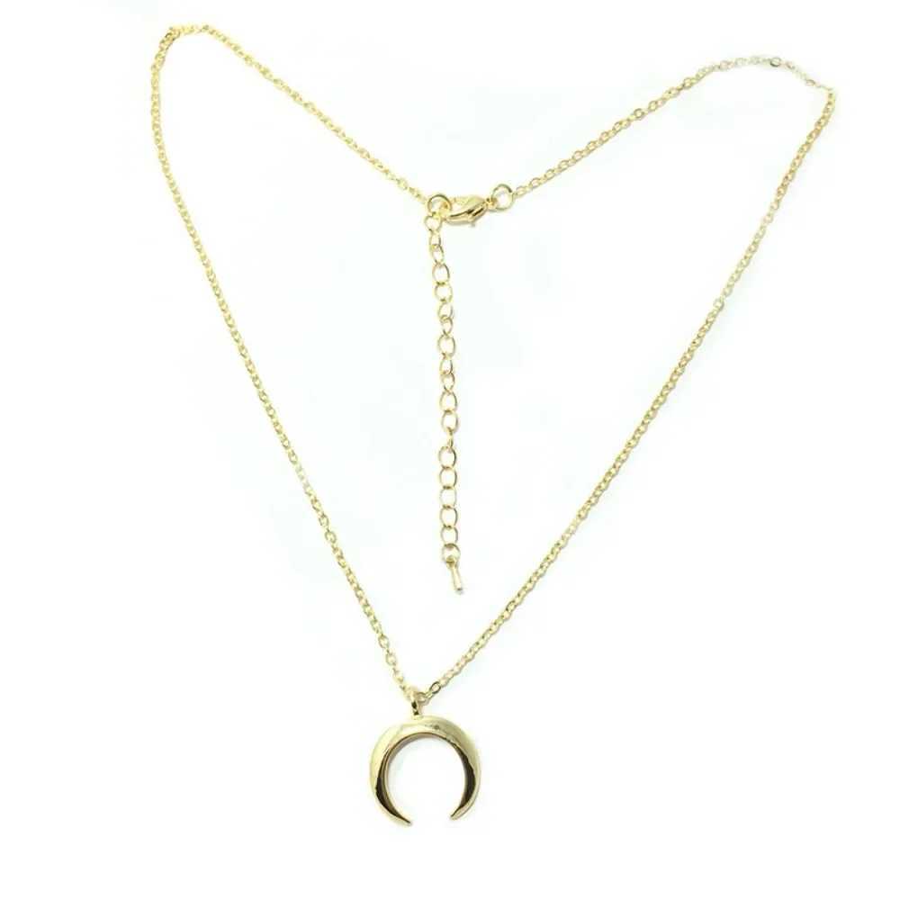 2025 New Delicate Moon Pendant Necklace Curved Crescent Chokers For Women Ladies Girl Fashion Jewelry Gifts Z250614