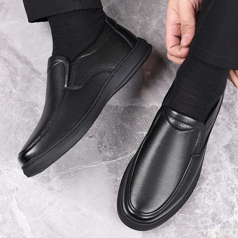 2025 Casual Mens Leather Shoes Summer Soft Sole Dad Shoes Versatile Classic Male Shoes Breathable Genuine Leather Loafers Homme XJ250614