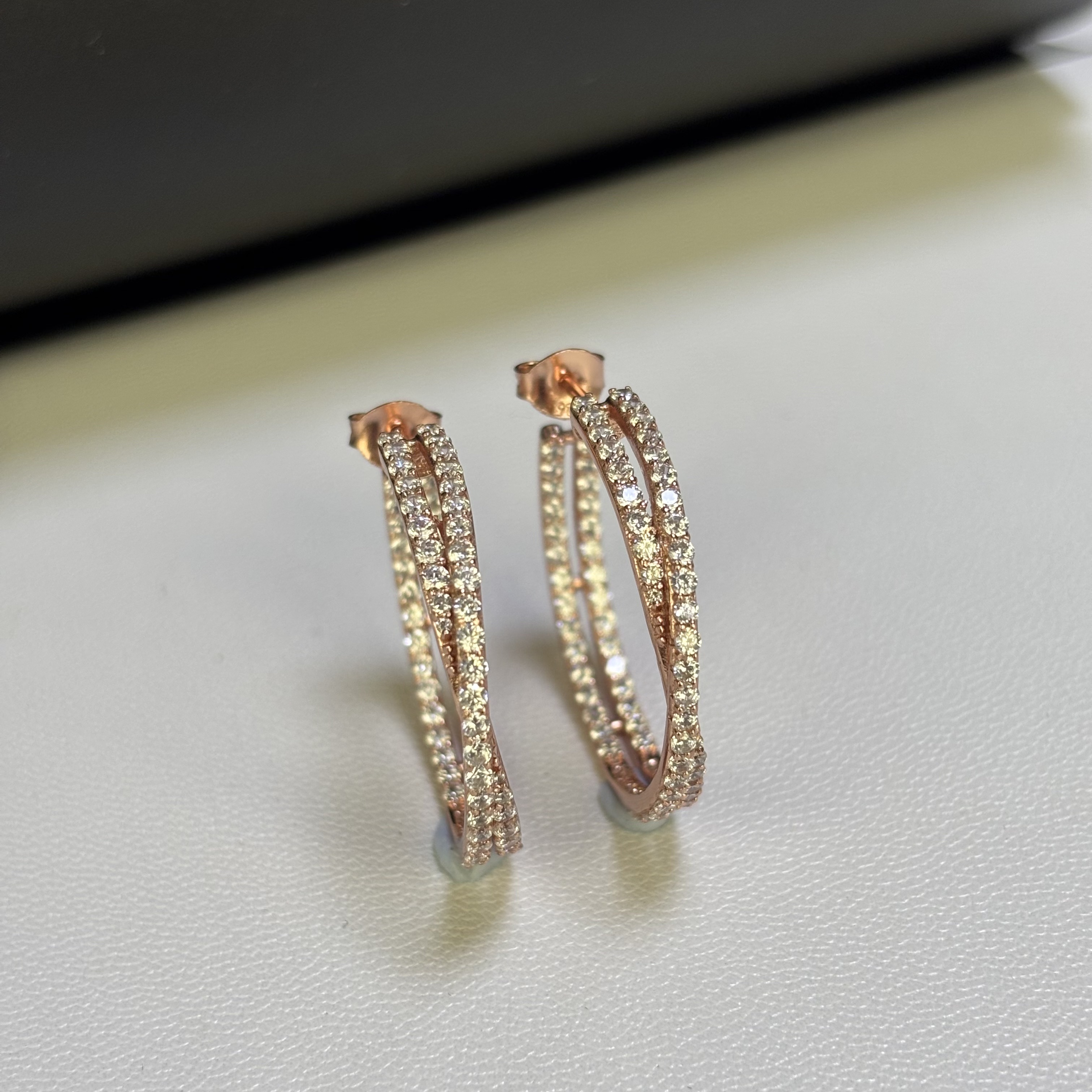 Twisted rope interlocking circles earrings, made of 925 silver, full diamond setting effect, unique earrings design that sparkles and shines