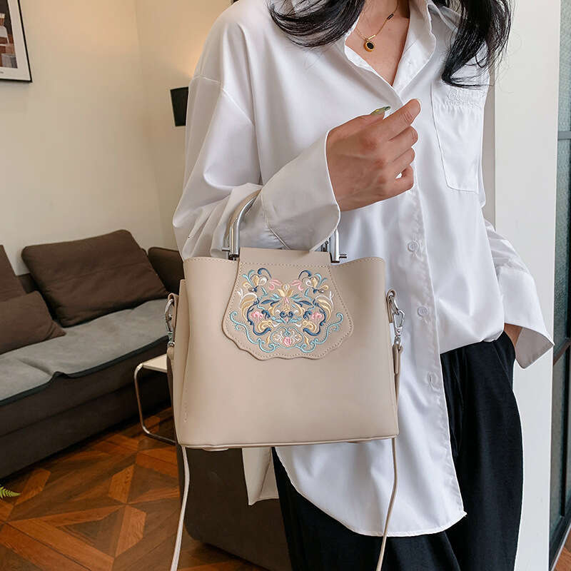 Spring Summer New Handbag Chinese Style Embroidered Tote High-End Large Capacity Literary Women's Bag