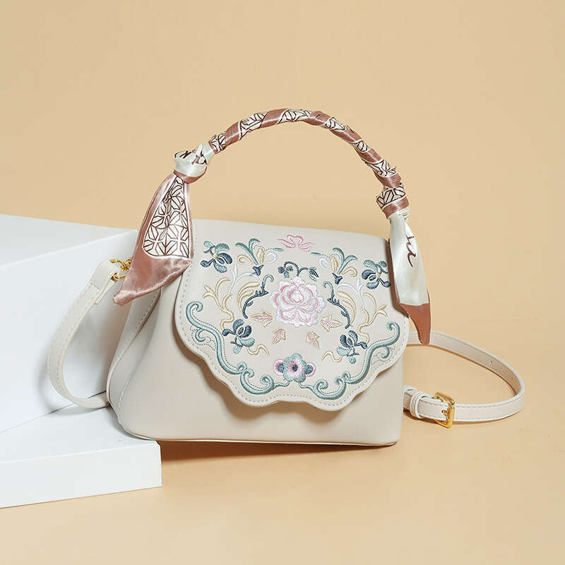 For Women New Fashion Chinese Style Embroidered Artistic Crossbody Niche High-End Shoulder Bag