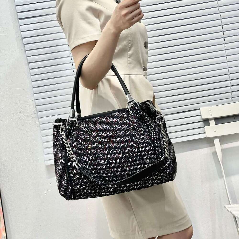 Elegant Lady with Rhinestones Fashion Chain Single Shoulder Crossbody Versatile Exquisite Handbag Water Diamond Tote Bag