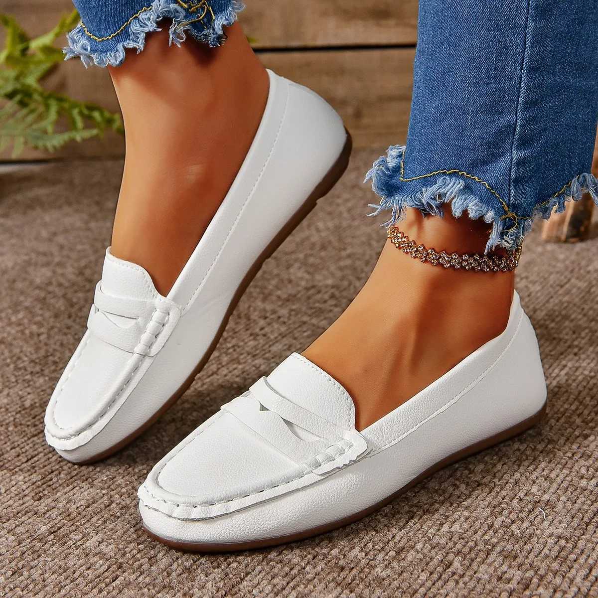 2025 New Women Shoes Flats Leather Sneakers Woman Casual Shoes Slip-Loafers Female Boat Shoes Big Size 44 XJ250614