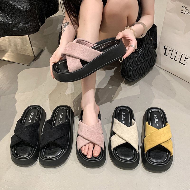 Ddmyoutdoor Thick Soled Women S Summer Outdoor Slippers New Style High End Fashion Wrinkled One Strap Sandals To Match Skirts Outdoor Shoes