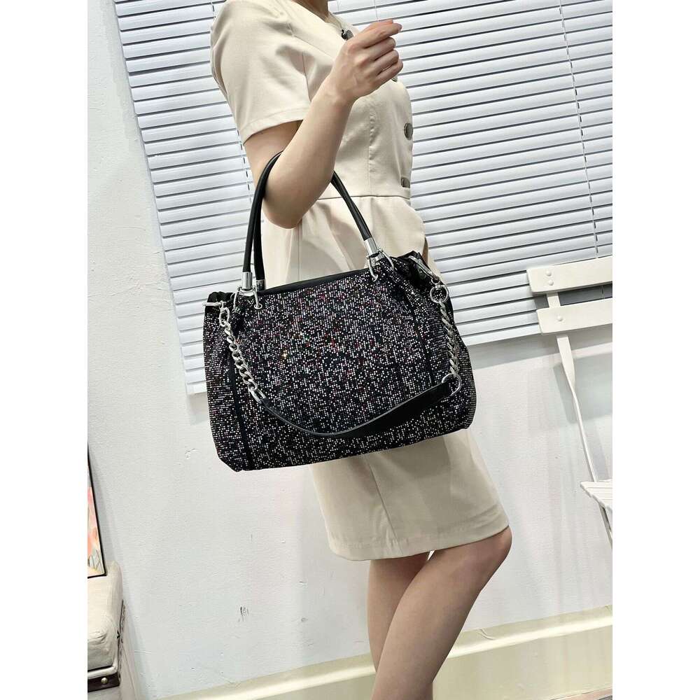 Elegant Lady with Rhinestones Fashion Chain Single Shoulder Crossbody Versatile Exquisite Handbag Water Diamond Tote Bag