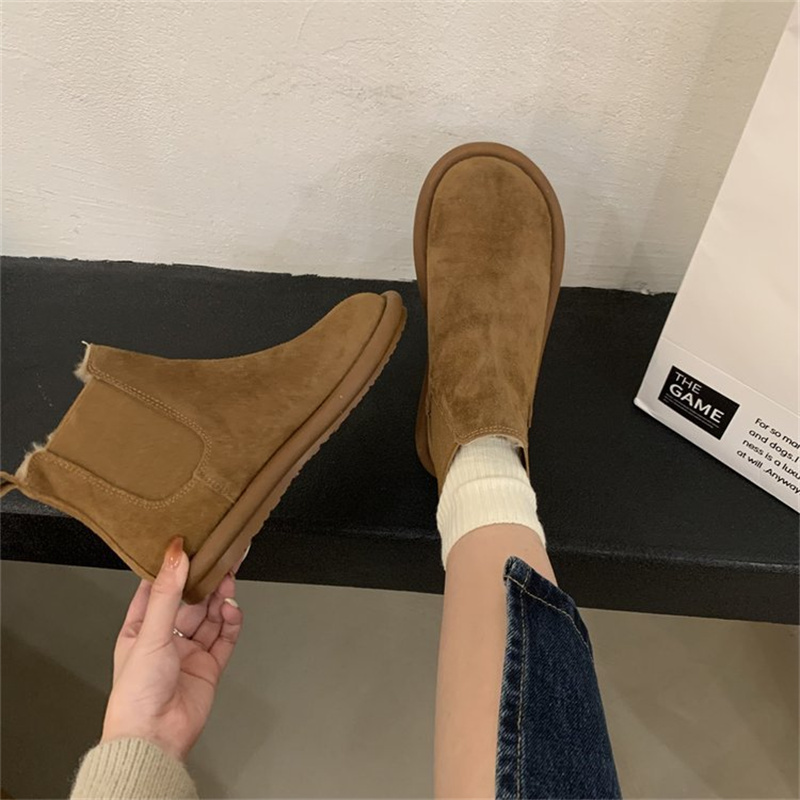 Free shipping 2025 new designer boots fashionable casual fashion warm cotton shoes with plush thickened Martin boots short boots for womens mens