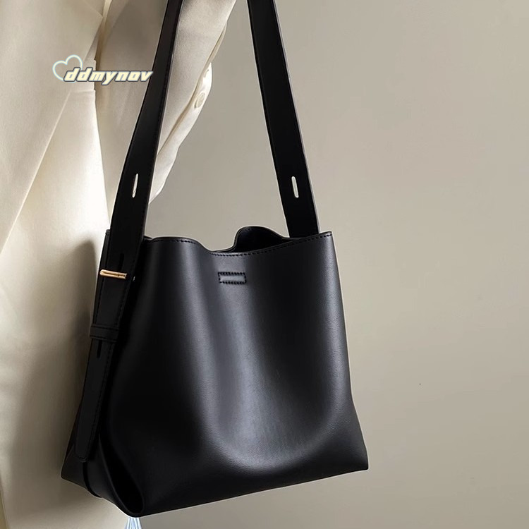 Bucket 2024 Niche Design New Women's High-end Commuter Tote Large Capacity Shoulder Crossbody Bag ddmynov