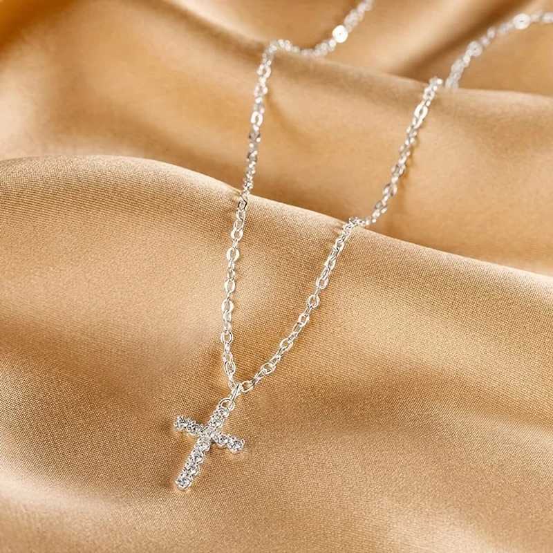 Lxalry Handmade Cross Pendant Necklace - Electroplated White Gold Hypoallergenic Sustainable Jewelry Affordable Luxury Gift Z250614