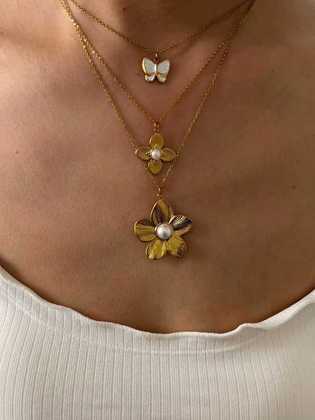 GHIDBK Dainty Gold Plated Butterfly Flower Imitation Pearl Pendant Necklace for Women Stainless Steel Fashion Jewelry Non Fading Z250614