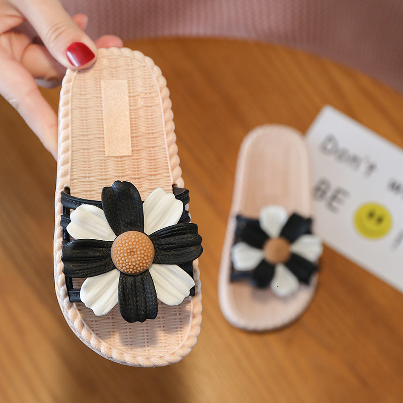 Girl Cute Outdoor All Season Children's Summer Sandals Children's Home Anti Slip Soft Bottom Princess Slippers Designer Shoes