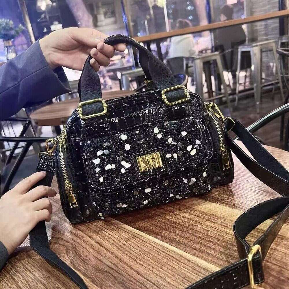 Super Popular Crocodile Pattern Diamond-Encrusted Women's 2023 New Patent Leather Handbag High-Quality Texture Multi-Pocket Shoulder Crossbody Ba