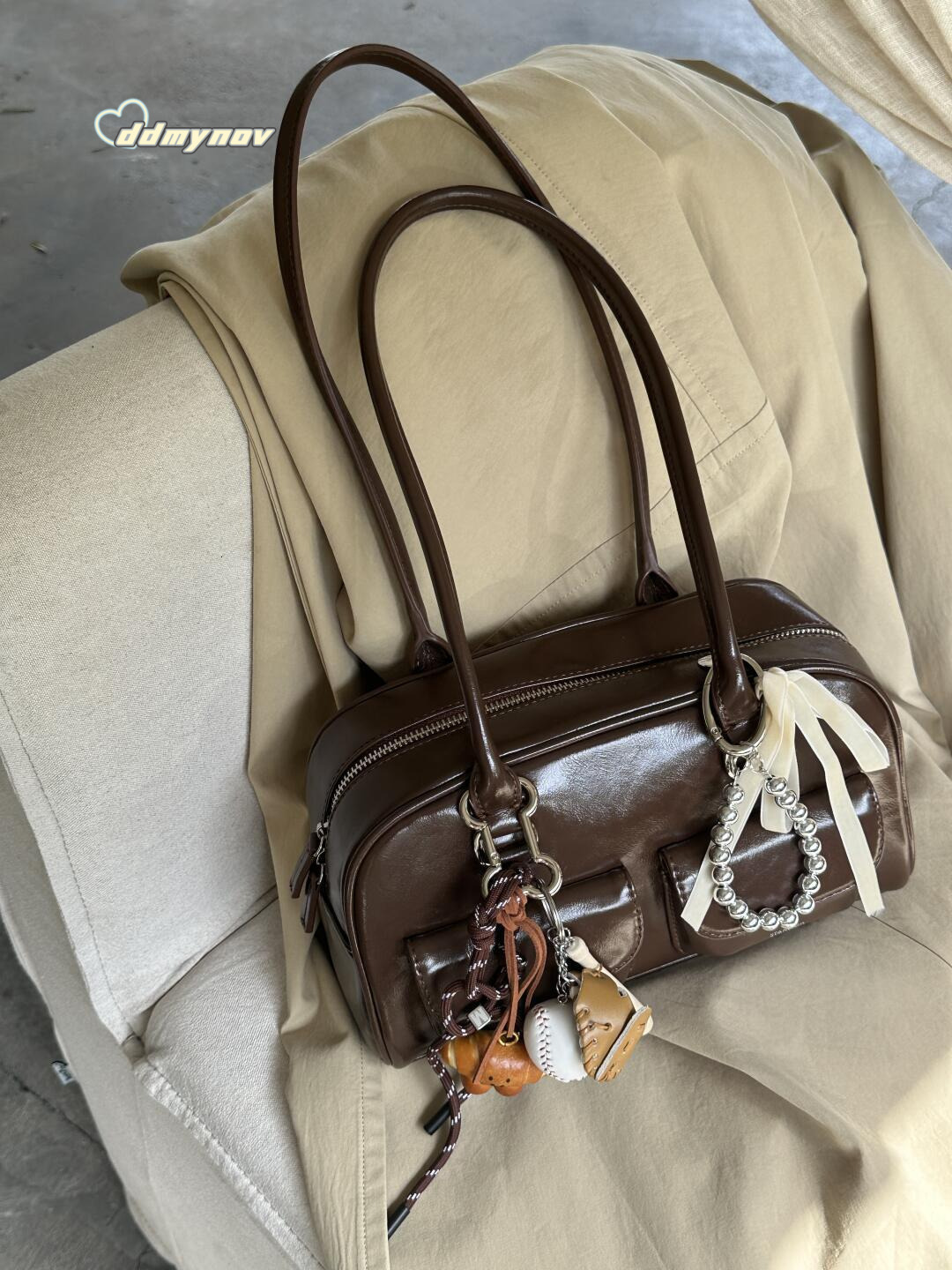 2024 Autumn Winter New Bowling Bag Xu Yunzhen Dunzhen Sister Same Style Large Capacity Shoulder Underarm Handbag ddmynov
