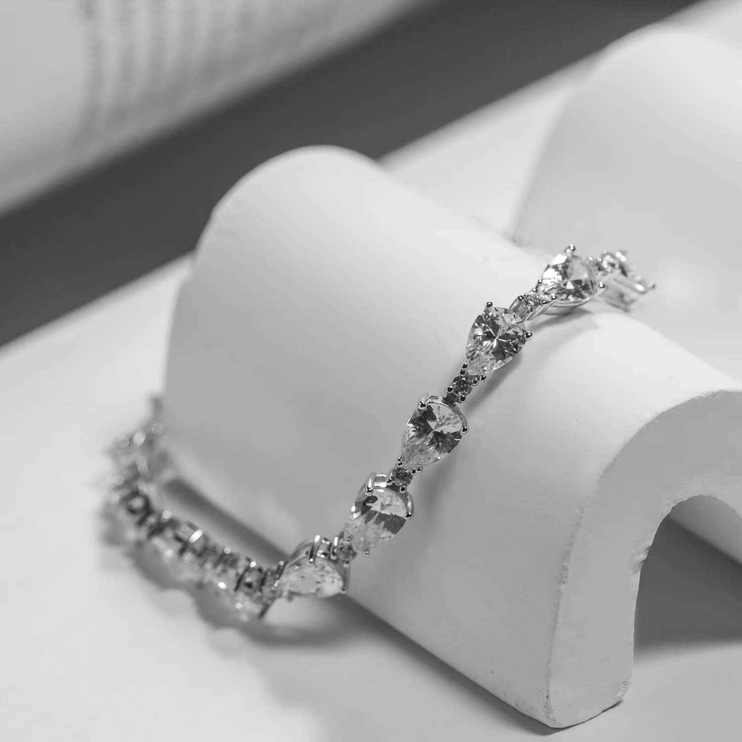 Classic Diamond Moissanite 925 Sterling Silver Jewelry Popular Design Tennis Bracelet for Bridal Wedding