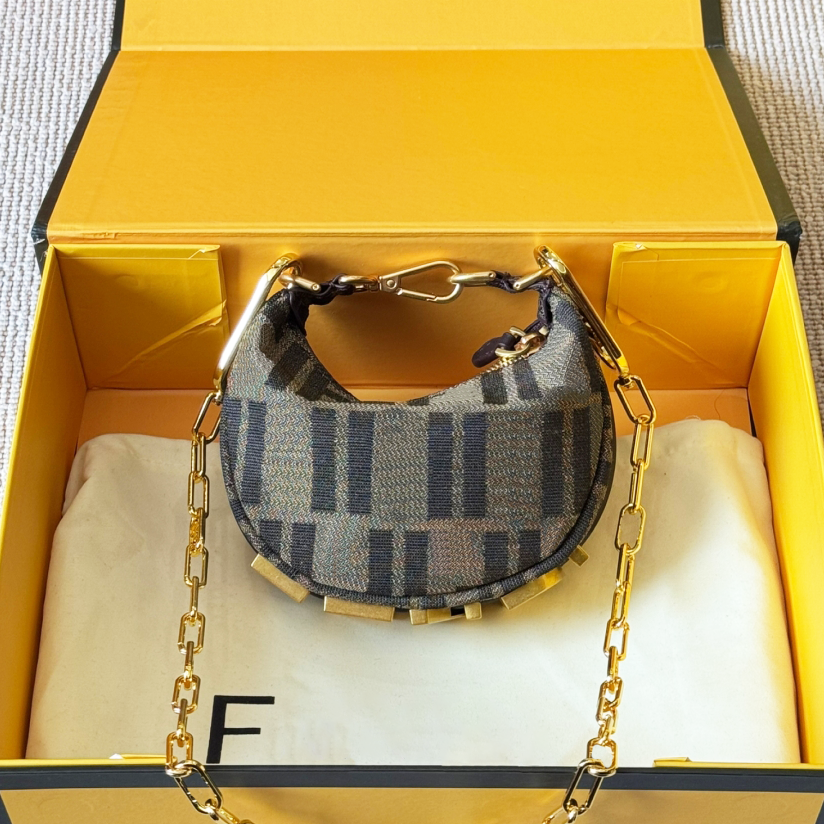 1 1 Designer Graphy bag Luxury Cleo Shoulder half moon bag Womens Genuine Leather tote handbags Mini Underarm bag mens travel CrossBody Clutch fashion Crescent Bags