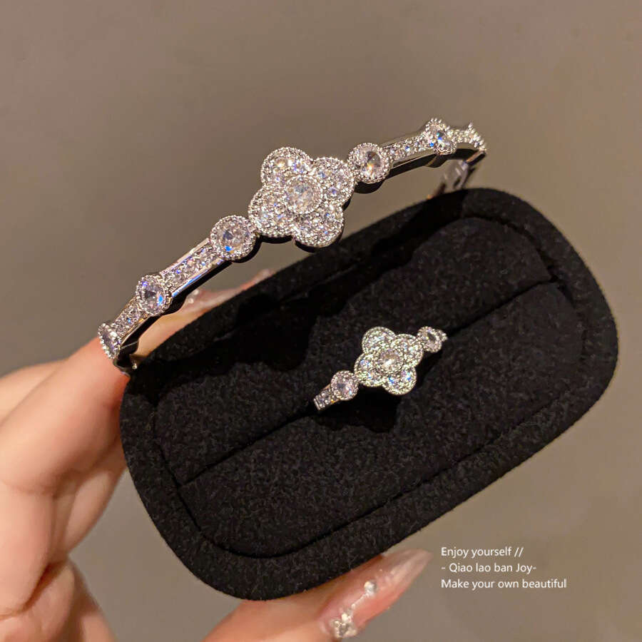 Luxury Jewelry Designer Bracelet for women clover chain Zircon Flower Rhombus Ring Elegant Versatile Trendy Bracelet Fashion High-end Sense Jewelry fo