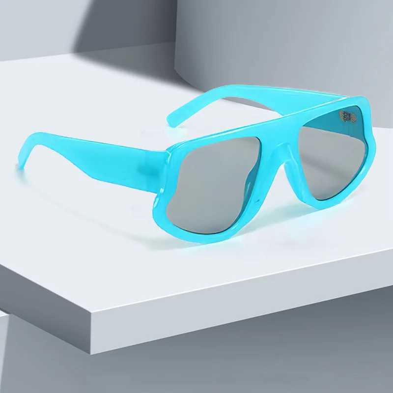 2025 New In Fashion Rectangle Sunglasses Women Brand Designer Eyewear Vintage Small Frame Sun Glasses Ladies Black Square Z250614