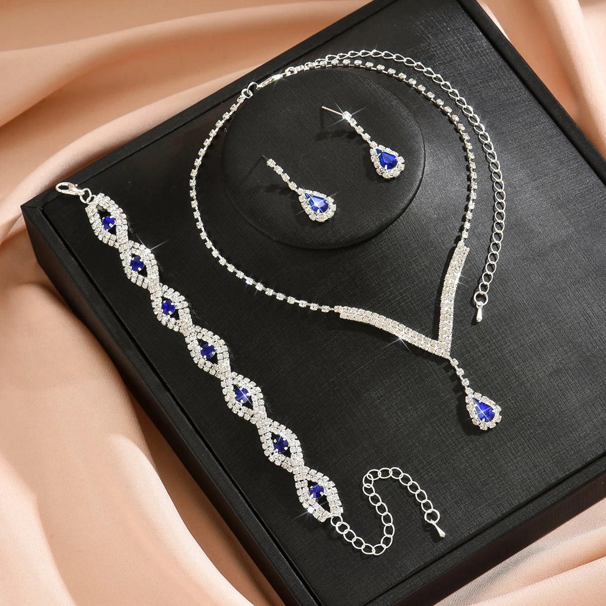 4-piece bridal jewelry set for women V-shaped pendant crystal necklace earrings adjustable twist bracelet 250609