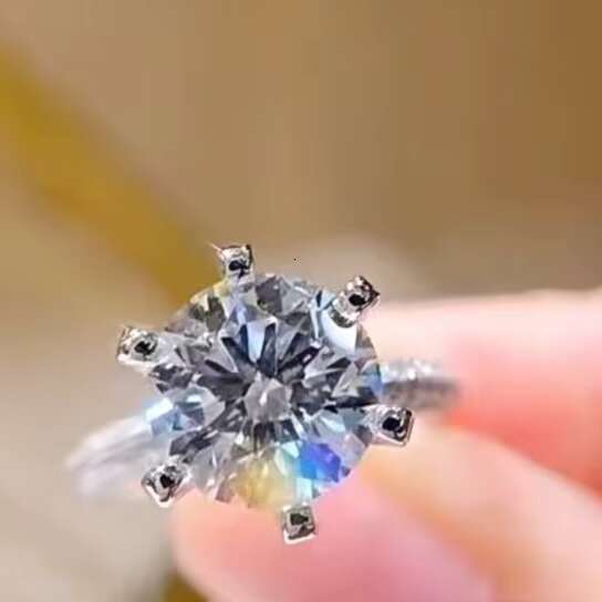 Wholesale Price Vintage 925 Sterling Silver Six Claws Classic Round Brilliant Cut 7mm Moissanite Diamond Wedding Rings for Women