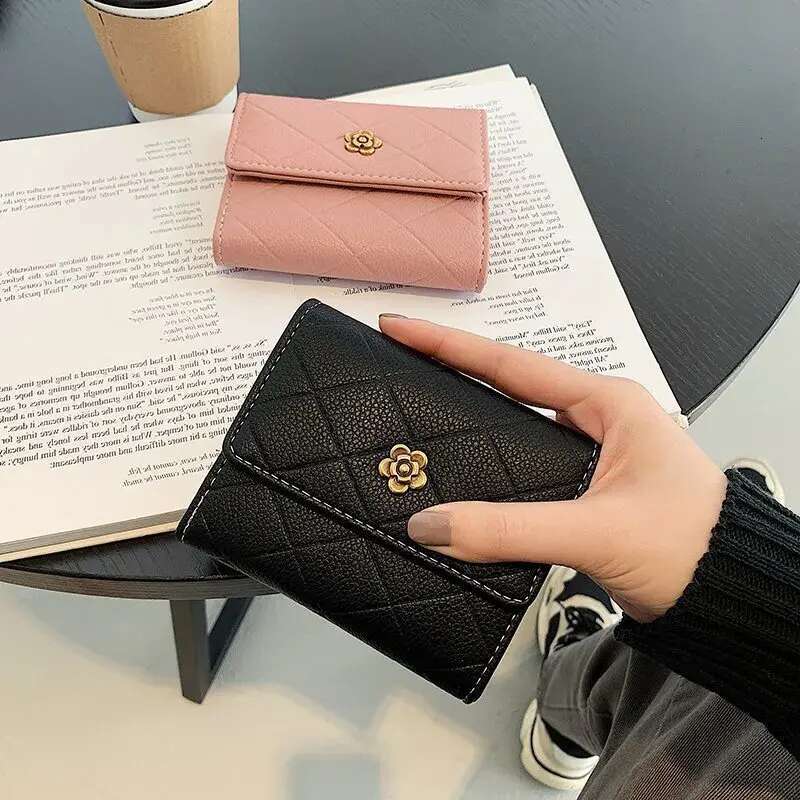 Designer Bag Luxury Bag Free Shipping Shoulder Wallets Womens Short Dia Shaped Multiple Card Spaces Zero Wallet