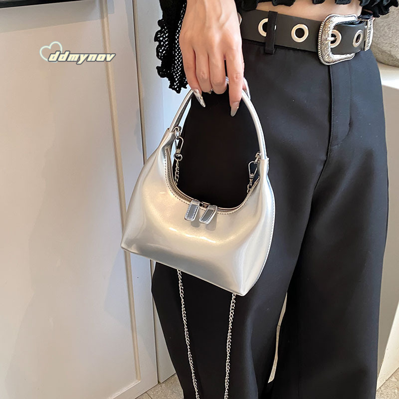 2024 New French Style Handbag Upgraded Niche Crescent Underarm Patent Leather Shiny Fashion Versatile Single Item Saddle Bag ddmynov