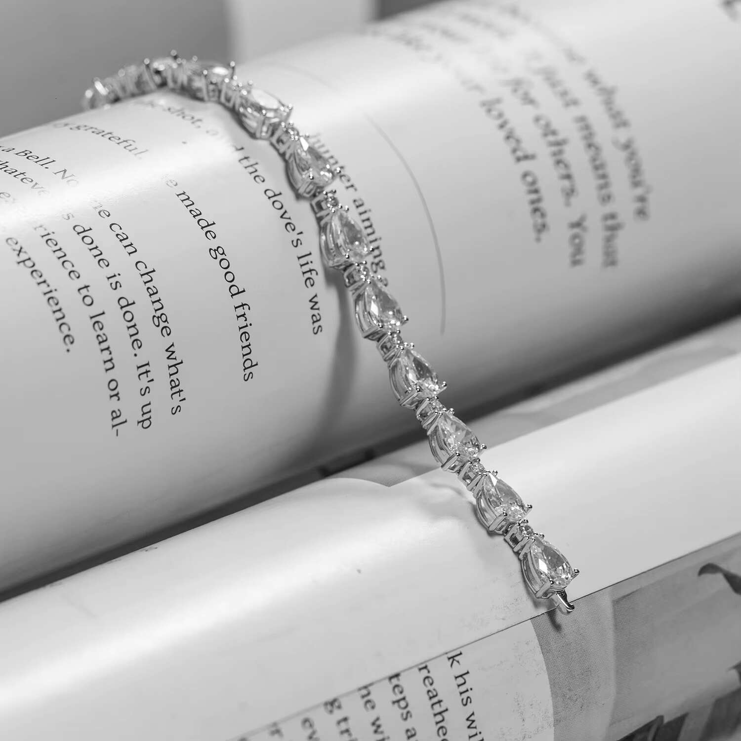 Classic Diamond Moissanite 925 Sterling Silver Jewelry Popular Design Tennis Bracelet for Bridal Wedding