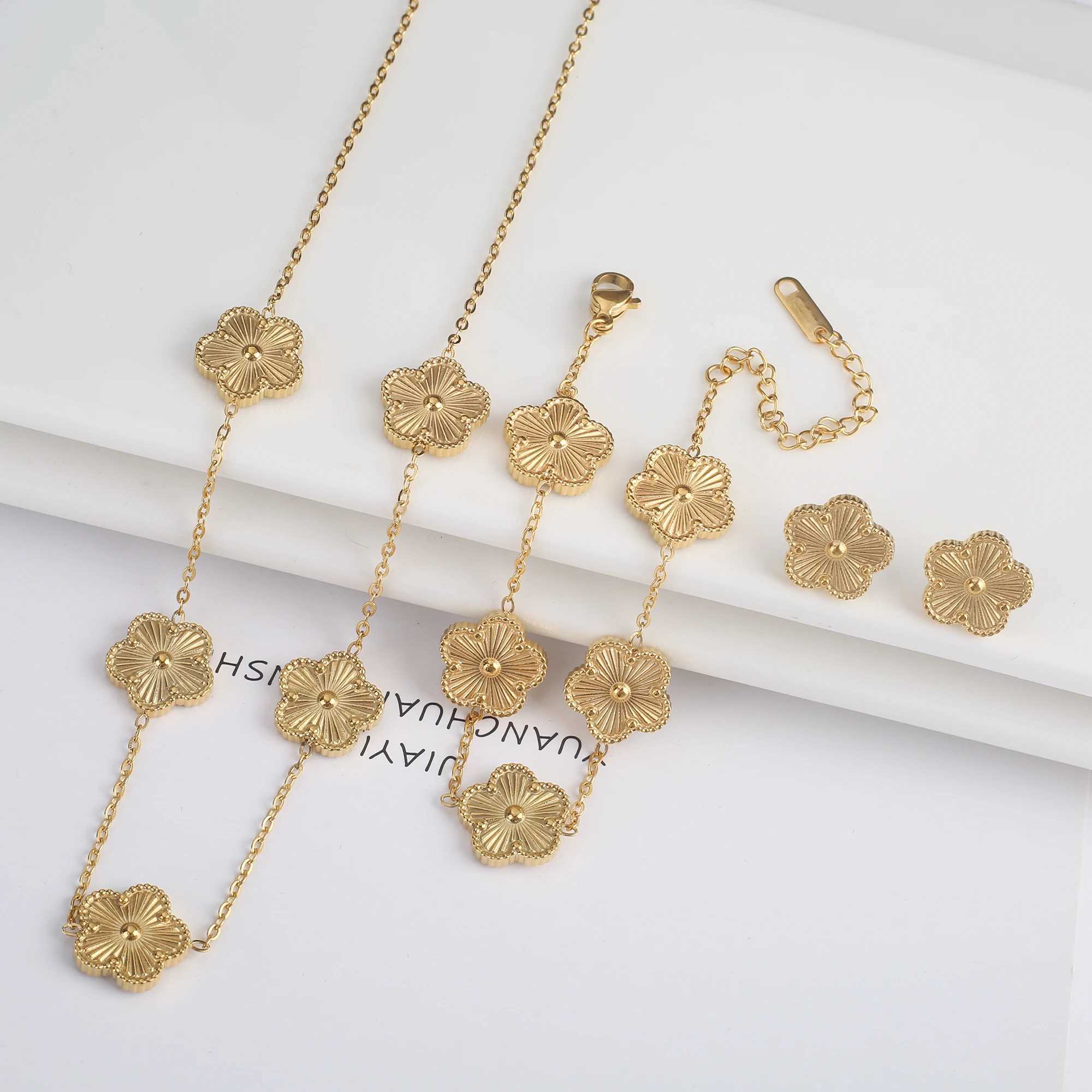 Five Flower StainlESS Steel Necklace Earrings Jewelry Set Luxury for Women High Quality Party Jewelry Gift Z250614