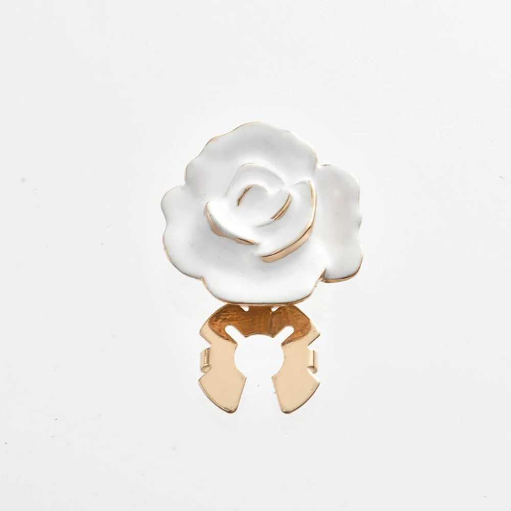 1Pcs New Arrival Elegant Alloy Rose Cufflinks for Women Scarf Clips Shirt Decorative Buttons Covers Fashion Jewelry Accessories XJ250614